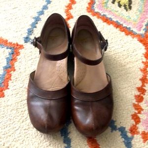 Dansko brown size 11